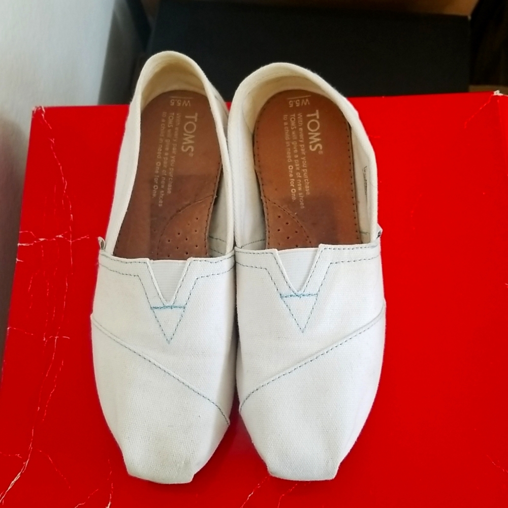 Toms